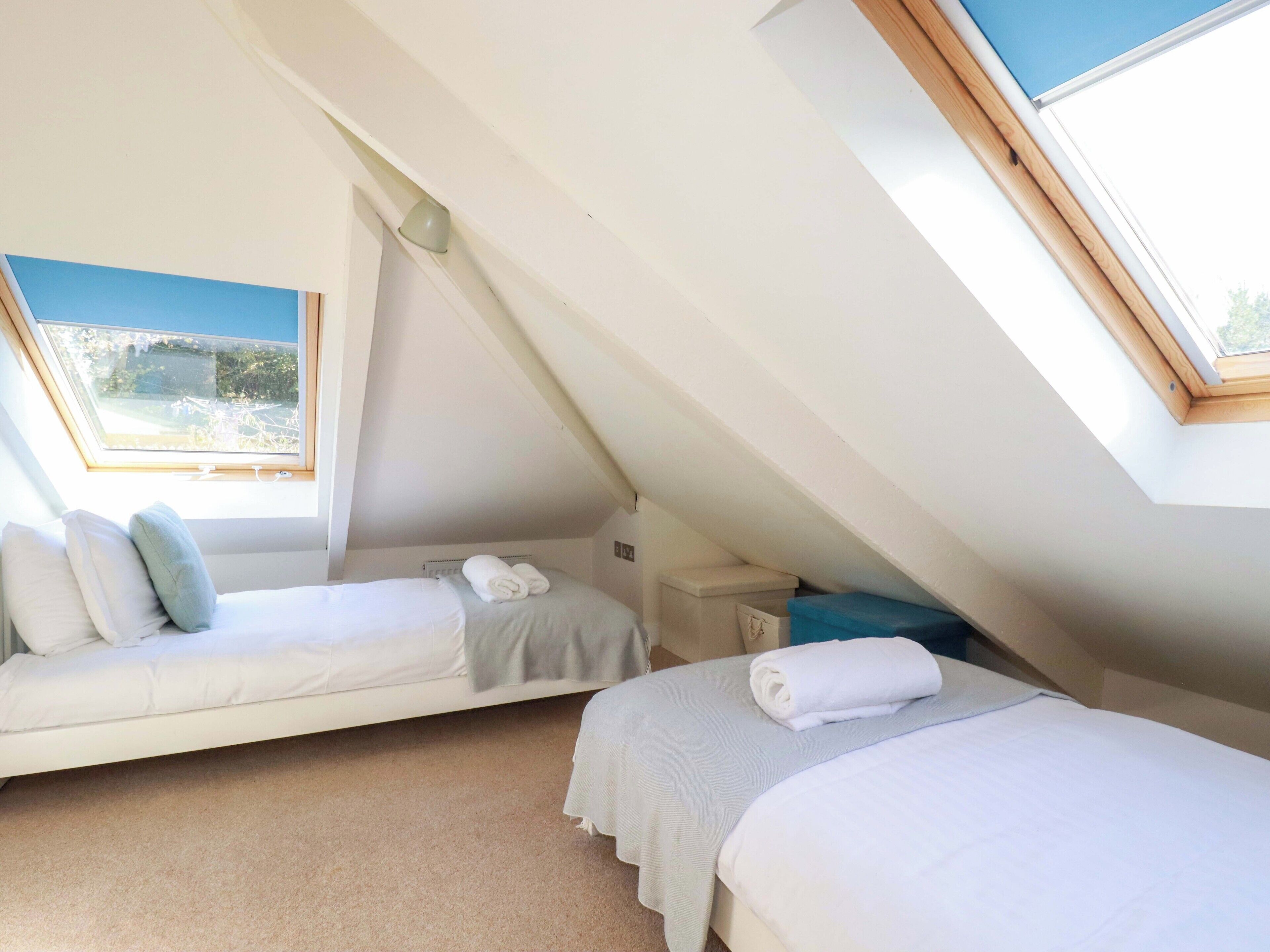 2 bedrooms, individually decorated, individually furnished, free WiFi