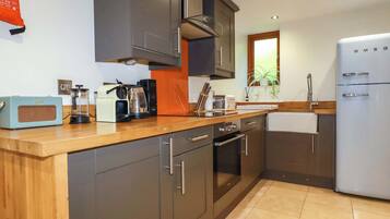 Cookware/dishes/utensils