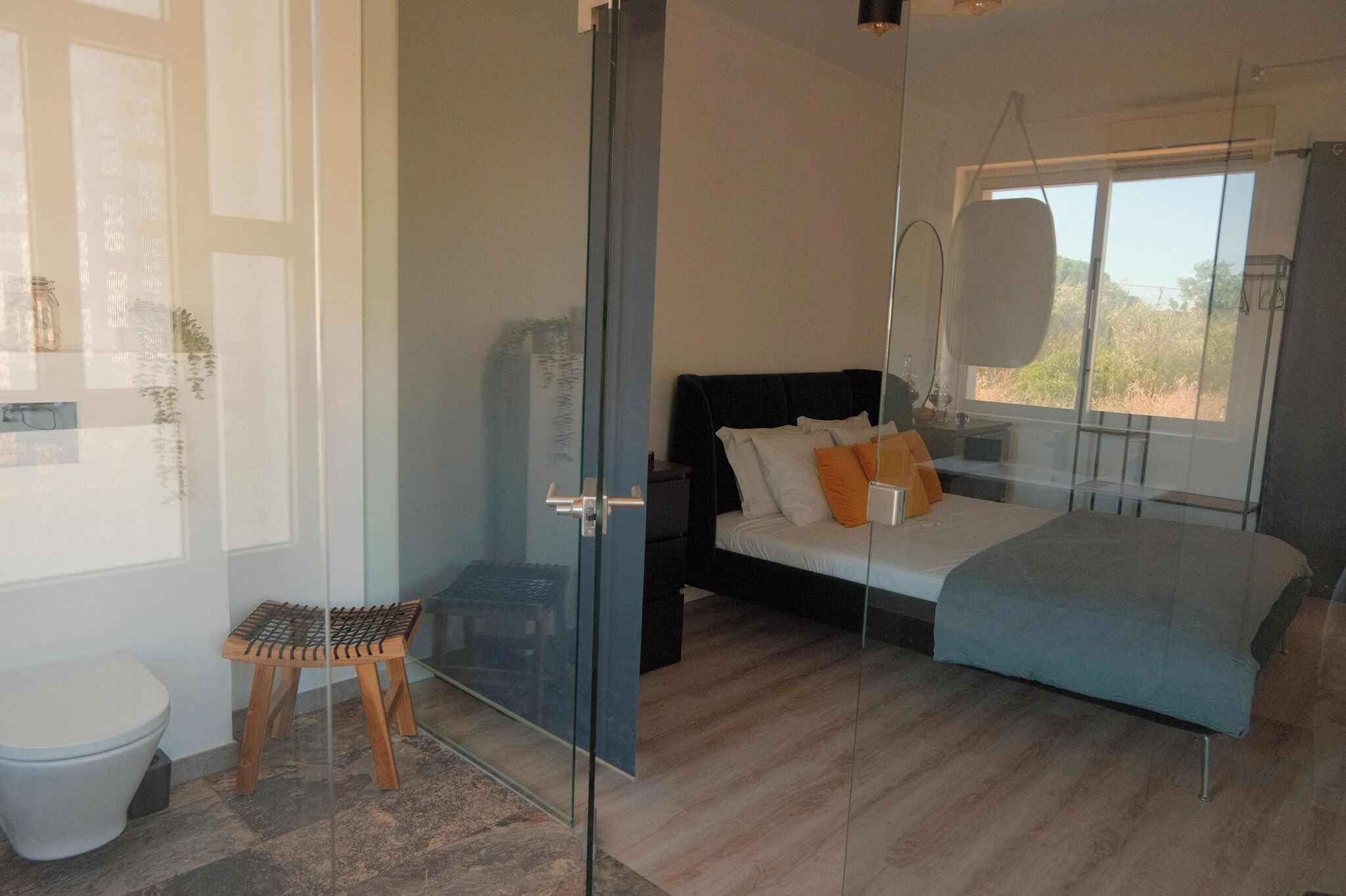 3 dormitorios, tabla de planchar con plancha, Internet y ropa de cama