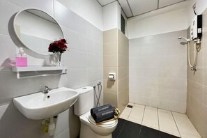 Room - Akademik Suite, Moccasin Suite by Antlerzone (Tebrau)