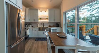 Maple Hill Lookout - Modern NC Home w/ Hot Tub, Mountain Views & Lake Access