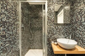 Dusche, Haartrockner, Bidet, Handt ücher