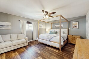 4 soveværelser, strygejern/strygebræt, internetforbindelse, sengetøj