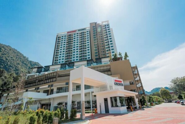 المنشأة من الخارج