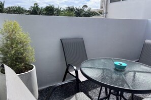 Outdoor dining - Kuan Mapraw Villa 2 (Phatthalung)