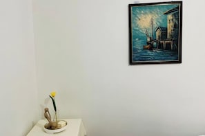 Room - Two bedroom flat near Pompidou (Paris)