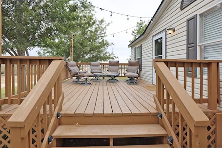 Terrace/patio. The Hill House at Quail Creek Ranch