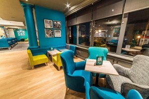 Dining - Holiday Inn LEEDS - BRIGHOUSE by IHG (Brighouse)