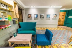 Lobby - Holiday Inn LEEDS - BRIGHOUSE by IHG (Brighouse)