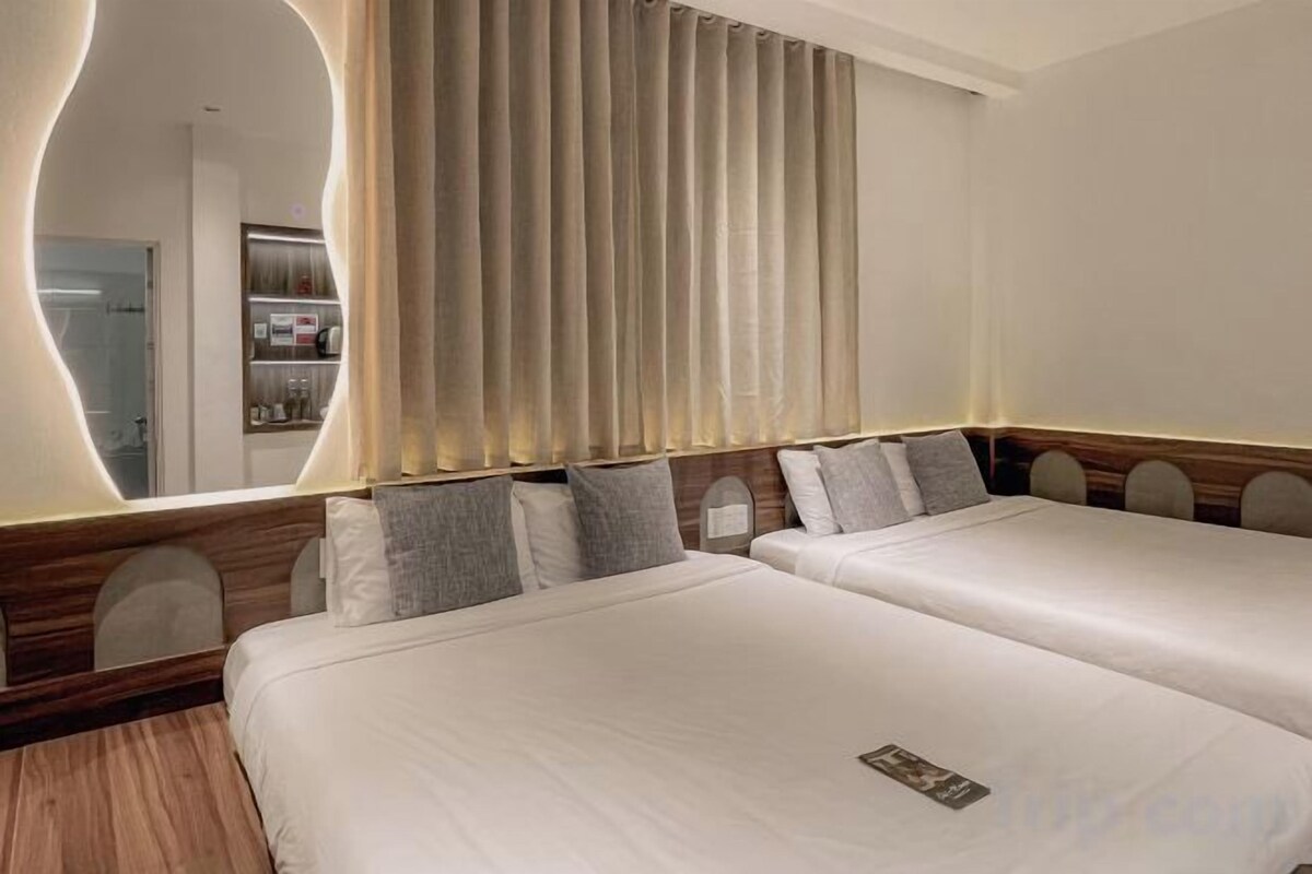 Standard Queen Room