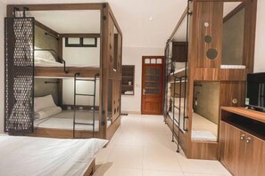 Room - CHI’S HOUSE (P. Hop giang)