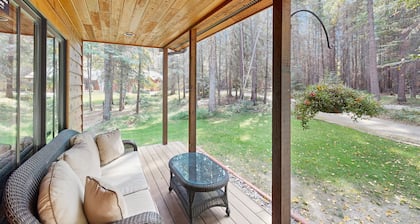 Big Fork rustic loft cabin with forest views, WiFi, 5 miles to Flathead Lake
