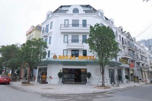 Unclassified image, 4 of 14, button - Trau Quy Boutique Hotel (Hanoi)