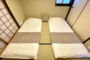 Room - Rakuzen Kyoto – Entire Traditional Home, Perfect for Group & Family Stays! (Kyoto)