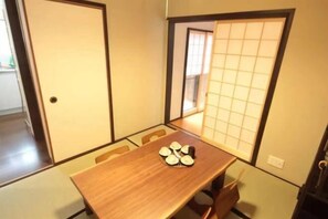 Room - Rakuzen Kyoto – Entire Traditional Home, Perfect for Group & Family Stays! (Kyoto)
