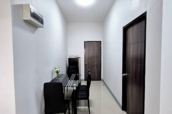 Restaurant - We House - Hangdong 2 (Hang Dong)