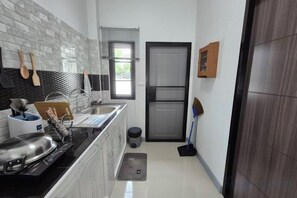 Unclassified image, 2 of 14, button - We House - Hangdong 2 (Hang Dong)