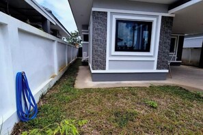 Unclassified image, 5 of 14, button - We House - Hangdong 2 (Hang Dong)