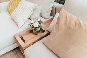 Interior - INARA VILLA , Luxury Pool Villa Pattaya by Viola & Olivia (Pattaya)