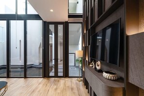 Interior - INARA VILLA , Luxury Pool Villa Pattaya by Viola & Olivia (Pattaya)