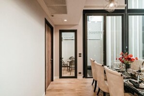 Dining - INARA VILLA , Luxury Pool Villa Pattaya by Viola & Olivia (Pattaya)