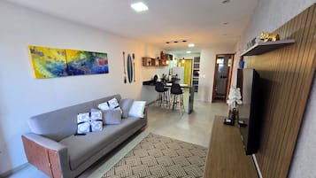 Casa | Escritorio, cortinas opacas, tabla de planchar con plancha y wifi gratis