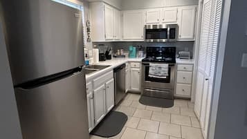 Paper towels, dining tables