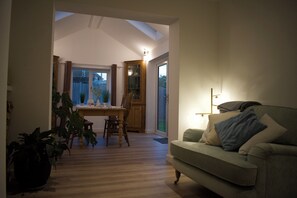 Smart-tv och eldstad