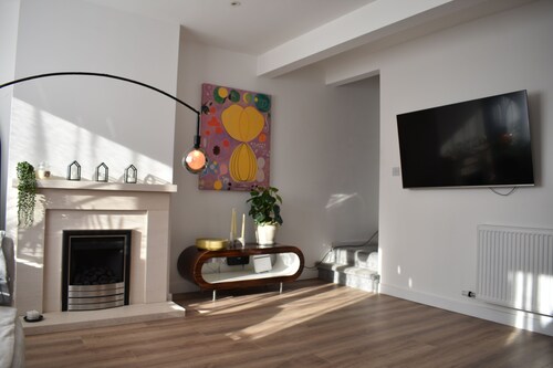 Stylish new 4 bedroom cottage in heart of Epworth