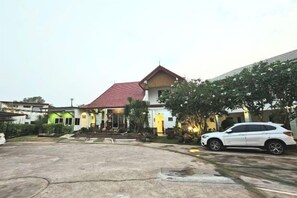 Unclassified image, 3 of 16, button - Khunnampheung Apartment (Sakon Nakhon)