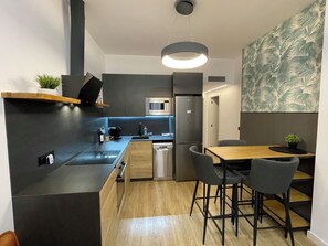 Fridge, microwave, oven, stovetop - Alicante City Suite 1 (Alicante (Alacant))