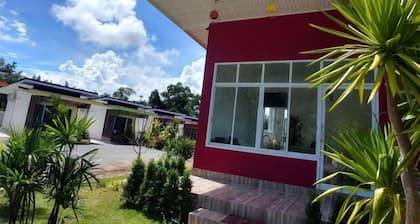 Thipburee Riverside Hotel