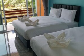 Room - Thipburee Riverside Hotel (Sichon)