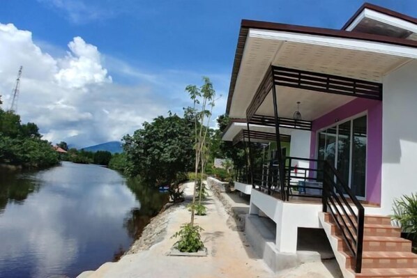Exterior - Thipburee Riverside Hotel (Sichon)