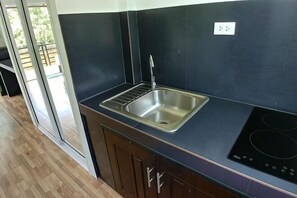 Room - Thipburee Riverside Hotel (Sichon)