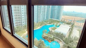 حمام سباحة
