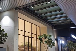 تفاصيل الفندق من الخارج