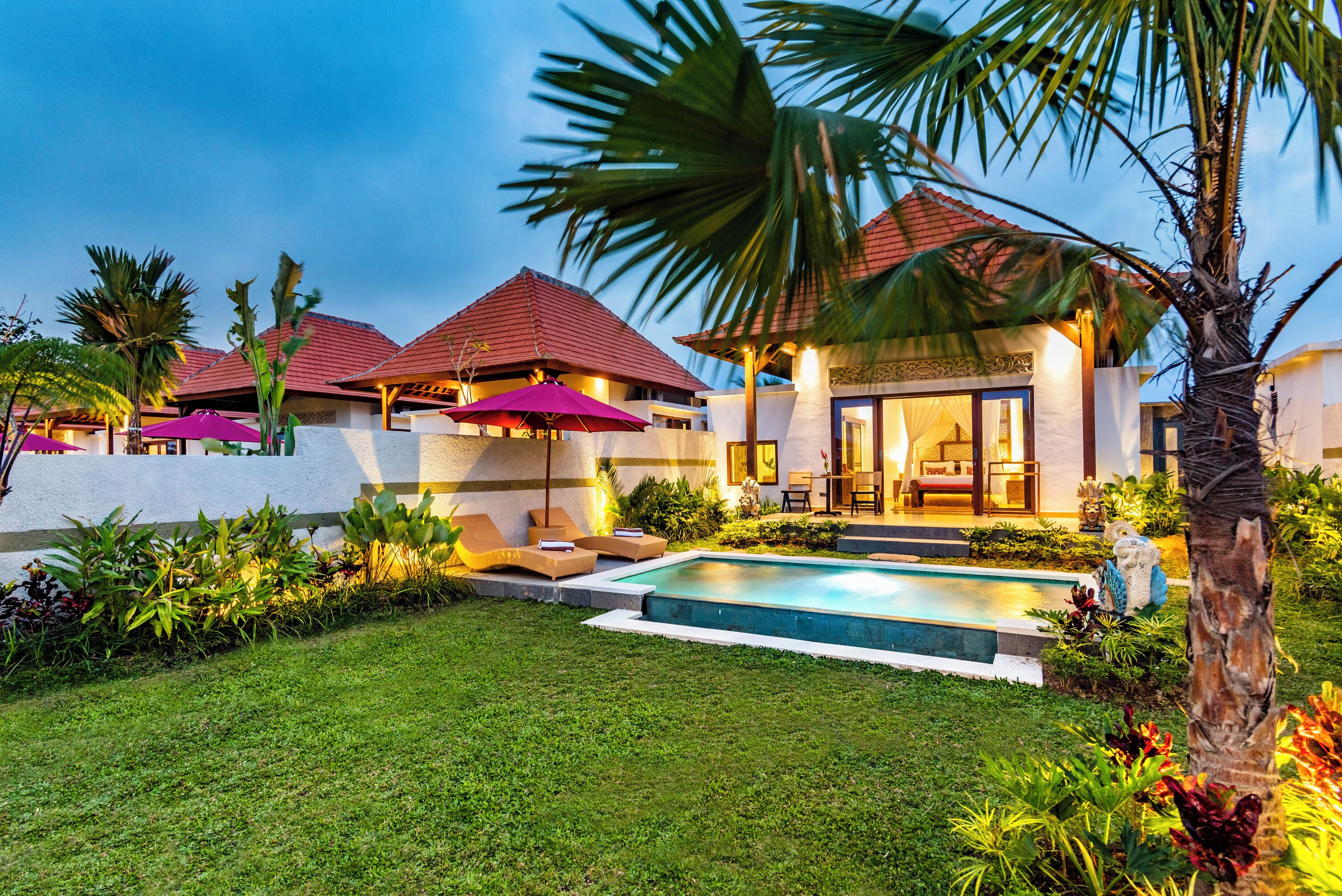 Vila Deluks, 1 Tempat Tidur King, kolam renang pribadi, pemandangan kebun | Seprai katun Mesir, seprai premium, meja kerja, dan Wi-Fi gratis