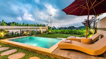 Deluxe Villa, 1 King Bed, Private Pool, Garden View | Egyptian cotton sheets, premium bedding, desk, free WiFi