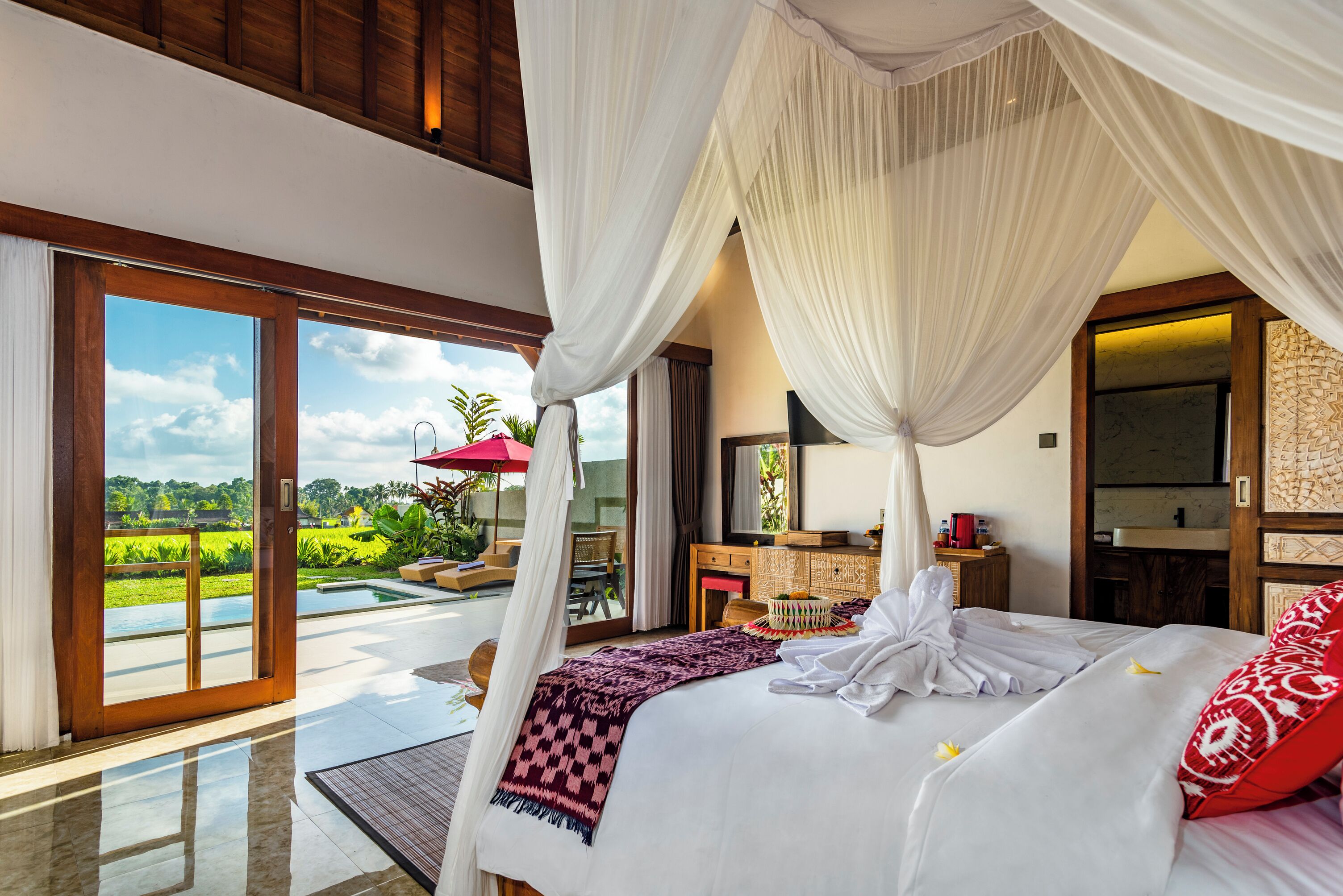 Deluxe Villa, 1 King Bed, Private Pool, Garden View | Egyptian cotton sheets, premium bedding, desk, free WiFi