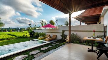 Deluxe Villa, 1 King Bed, Private Pool, Garden View | Egyptian cotton sheets, premium bedding, desk, free WiFi