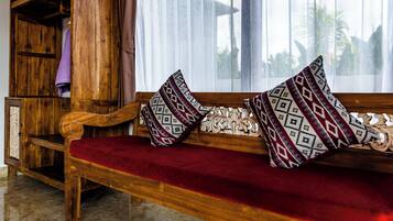 Deluxe Villa, 1 King Bed, Private Pool, Garden View | Egyptian cotton sheets, premium bedding, desk, free WiFi