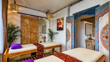 Aromatherapy, body wraps, body scrubs, 1 treatment room
