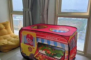 Game room - 2BR@Afiniti(8PAX) 3mins Walk to Legoland (Iskandar Puteri)