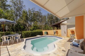 House, Smoking - Casa Tem Tica com Piscina e Churrasqueira (Porangaba)