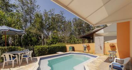 Casa Tem Tica com Piscina e Churrasqueira