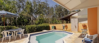 Casa Tem Tica com Piscina e Churrasqueira