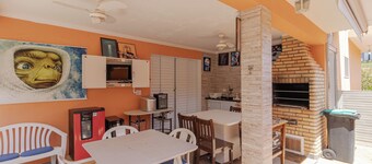 Casa Tem Tica com Piscina e Churrasqueira