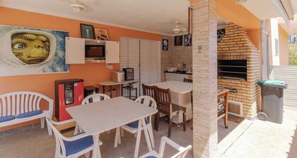 Casa Tem Tica com Piscina e Churrasqueira