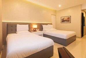 Room - Iloilo Gateway Hotel and Suites by RedDoorz (Pavia)